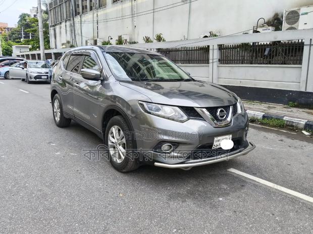 Nissan X-Trail 2016 Gray