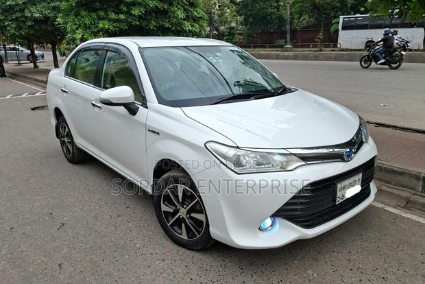 Toyota Axio 1.5 Hybrid 2WD 2017 White