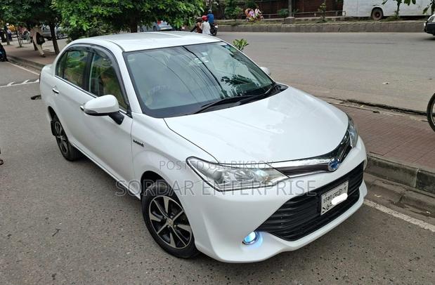 Toyota Axio 1.5 Hybrid 2WD 2017 White