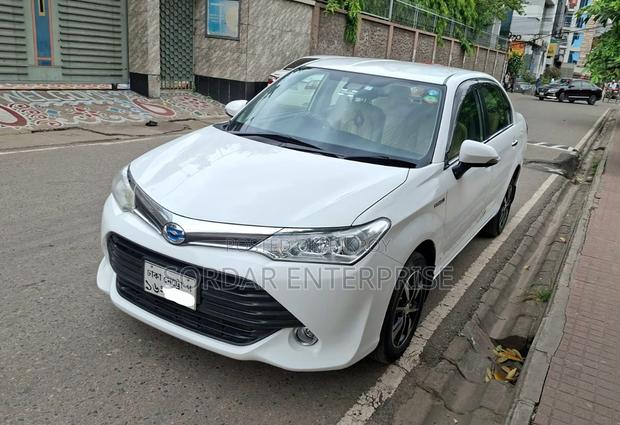 Toyota Axio 1.5 Hybrid 2WD 2017 White