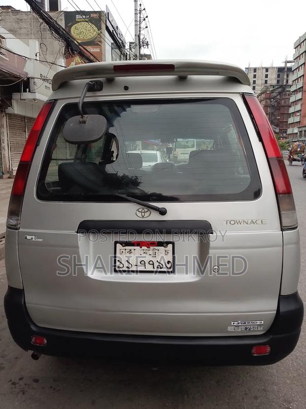 Toyota Noah 2.0 FWD (8 Seater) 2003 Silver