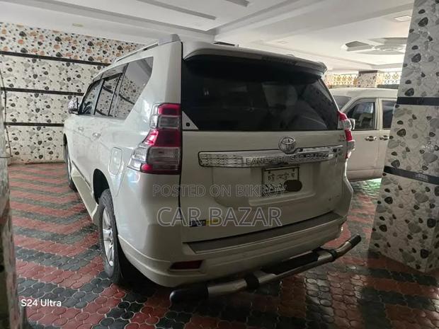 Toyota Land Cruiser Prado 2.7 I 2013 Pearl