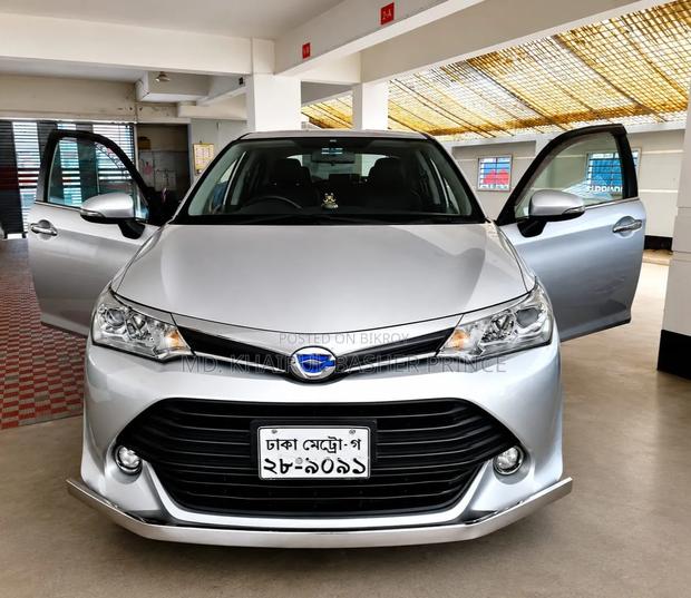 Toyota Axio 1.5 Hybrid 2WD 2015 Silver