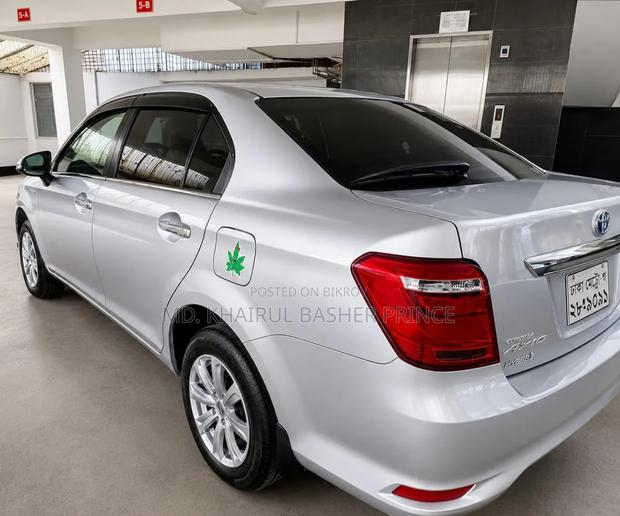 Toyota Axio 1.5 Hybrid 2WD 2015 Silver