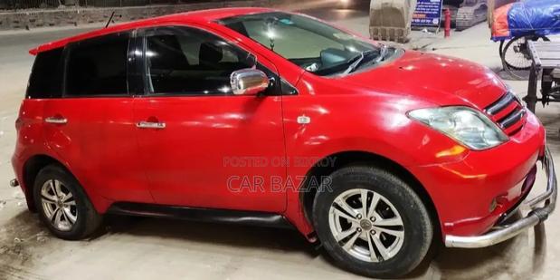 Toyota IST 2005 Red