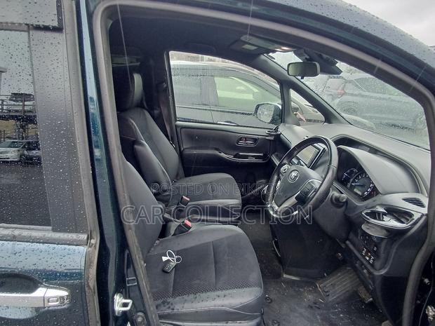 Toyota Voxy 2021 Blue