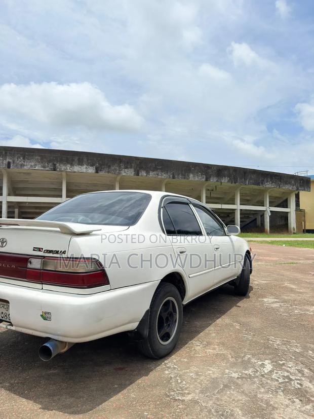 Toyota Corolla 1994 White