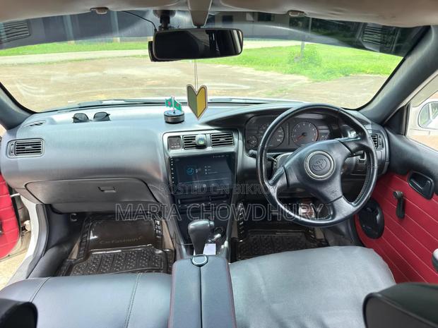 Toyota Corolla 1994 White