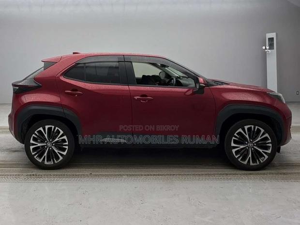 Toyota Yaris Cross 1.5 Hybrid FWD 2021 Red
