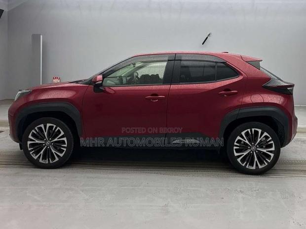 Toyota Yaris Cross 1.5 Hybrid FWD 2021 Red