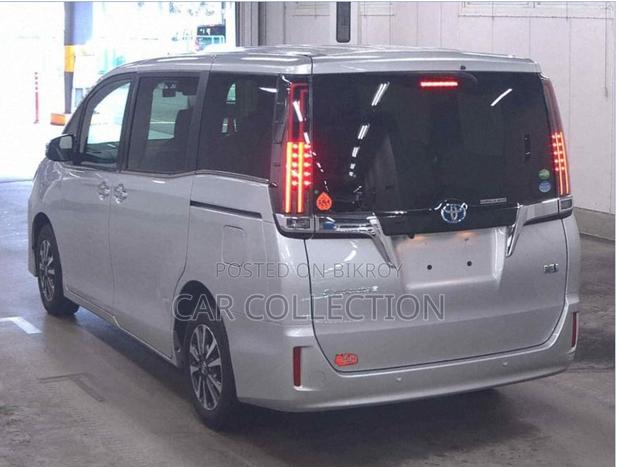 Toyota Esquire 2021 Silver