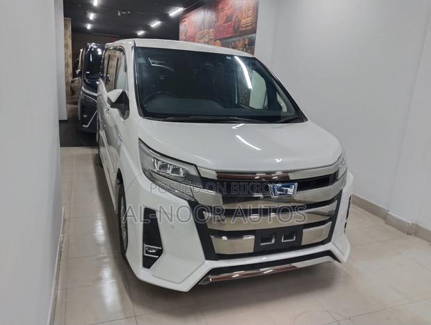 Toyota Noah 2021 Pearl
