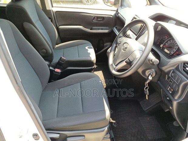 Toyota Noah 2021 Pearl