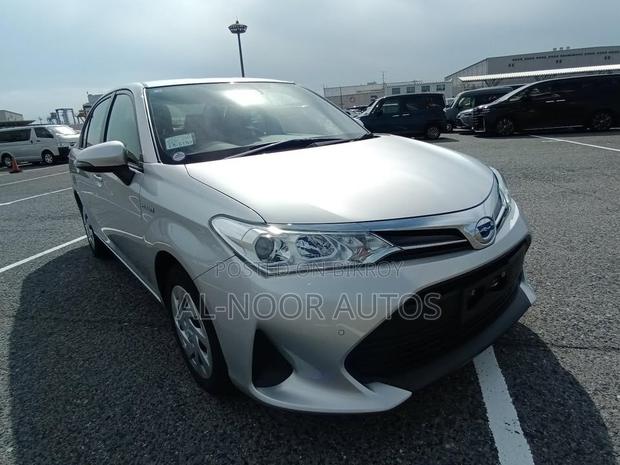 Toyota Axio 2021 Silver