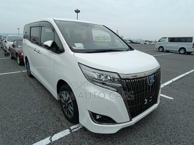 Toyota Esquire 2021 Pearl