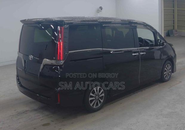 Toyota Esquire 2.0 FWD (7 Seater) 2021 Black