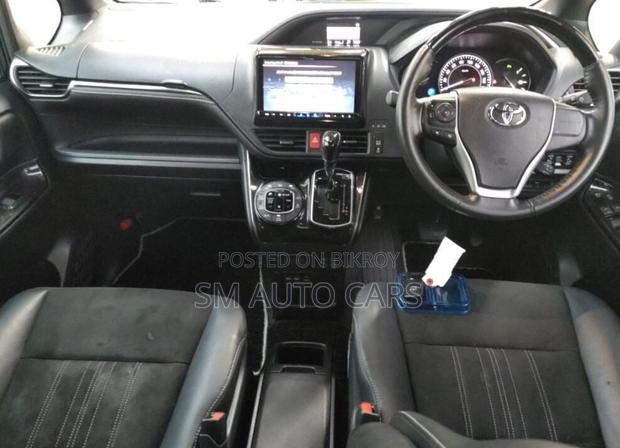 Toyota Esquire 2.0 FWD (7 Seater) 2021 Black
