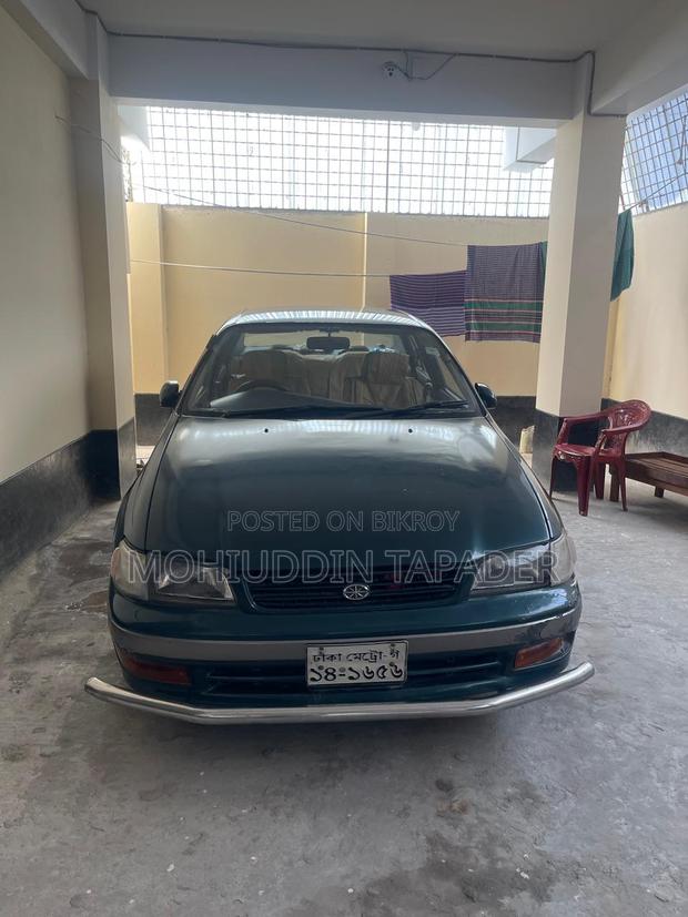 Toyota Corona 1995 Green