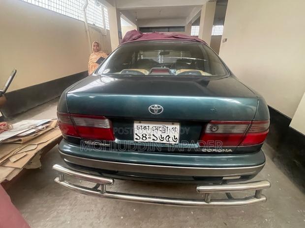 Toyota Corona 1995 Green