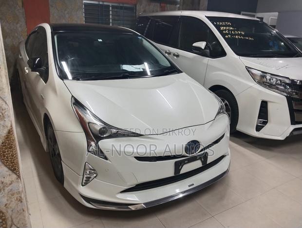 Toyota Prius 2018 Pearl