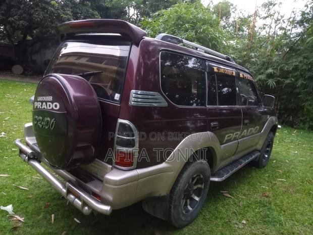 Toyota Land Cruiser Prado 2000 Red