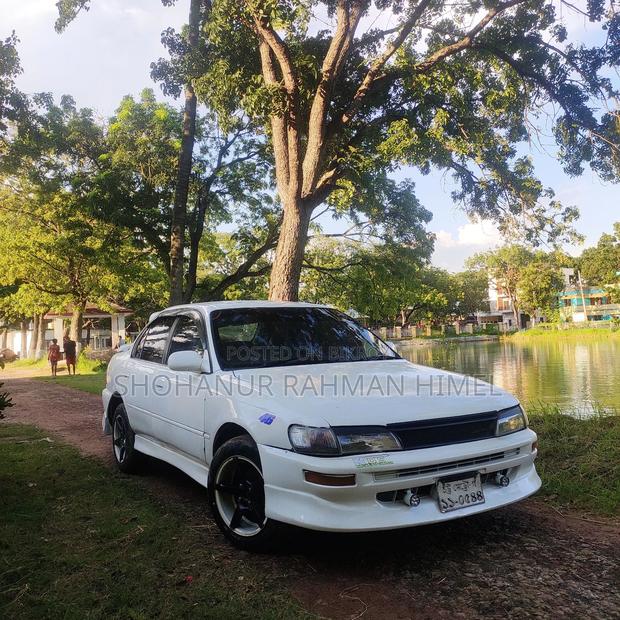 Toyota Corolla 1992 White