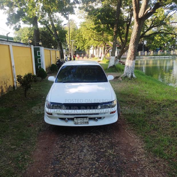 Toyota Corolla 1992 White