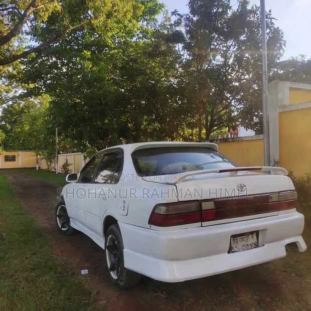 Toyota Corolla 1992 White
