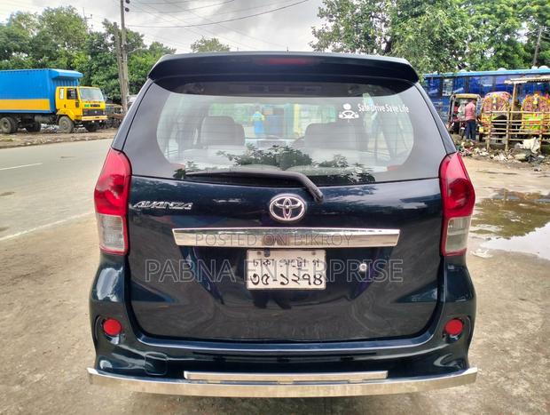 Toyota Avanza 2012 Black