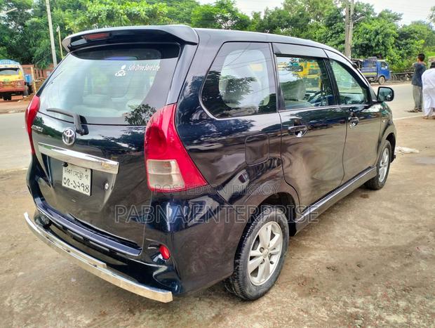 Toyota Avanza 2012 Black