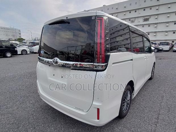Toyota Noah 2021 Pearl