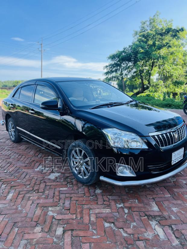 New Toyota Premio 2013 Black
