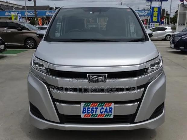 Toyota Noah 2020 Silver