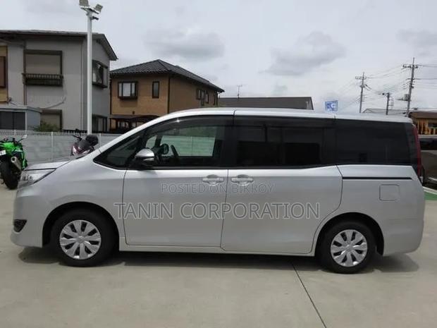 Toyota Noah 2020 Silver