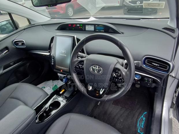Toyota Prius 2021 Silver