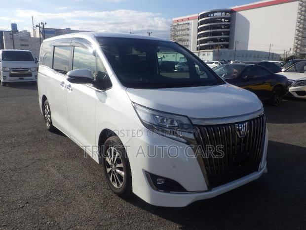 Toyota Esquire 2020 Pearl