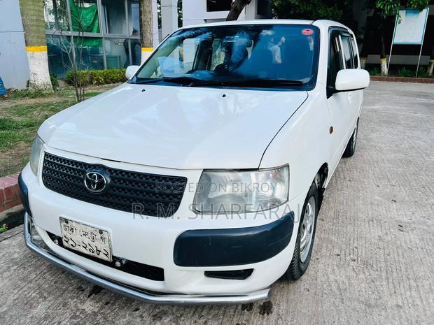 Toyota Corolla 2003 White