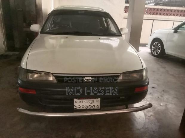 Toyota Corolla 1992 White