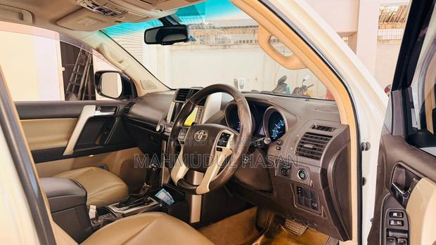 Toyota Land Cruiser Prado 2.7 I 2010 Pearl