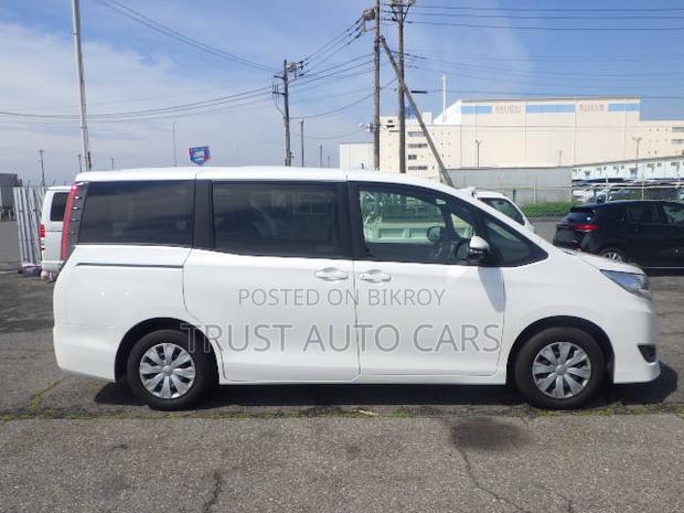 Toyota Noah 2021 Pearl