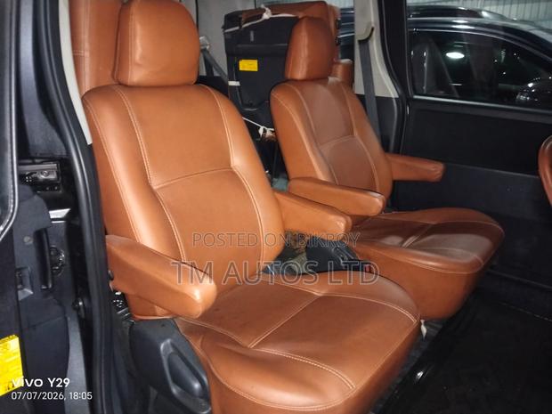 Toyota Noah 2012 Gray