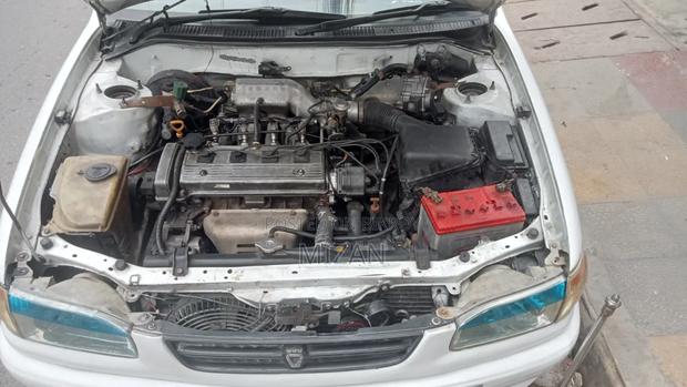 Toyota Corolla 1996 White