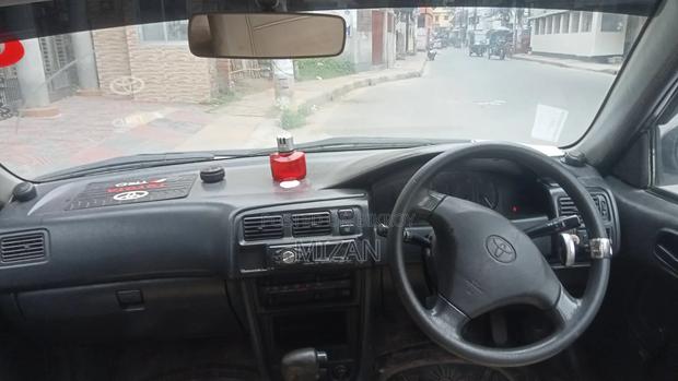 Toyota Corolla 1996 White