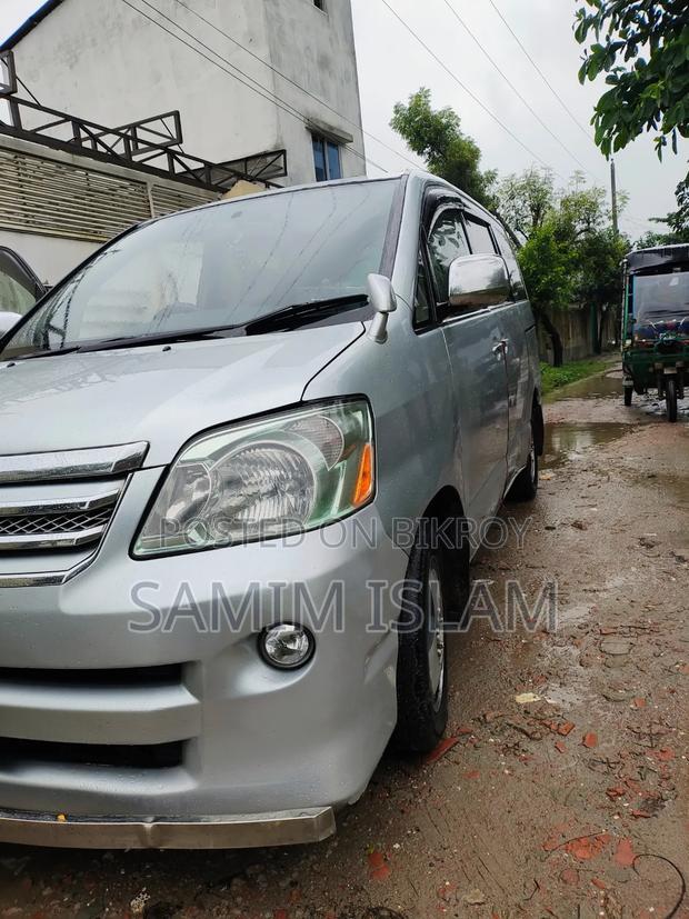 Toyota Noah 2003 Silver