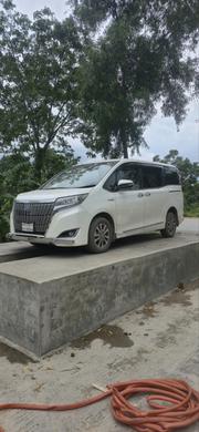 Toyota Esquire 1.8 FWD Hybrid (7 seater) 2018 Pearl for sale