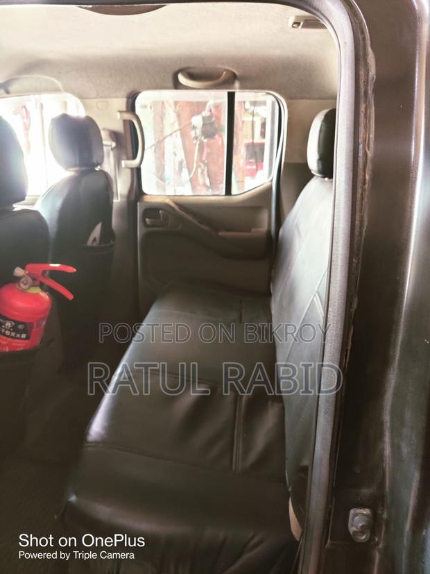 Nissan Navara 2011 Black
