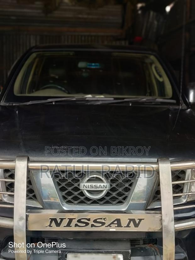 Nissan Navara 2011 Black