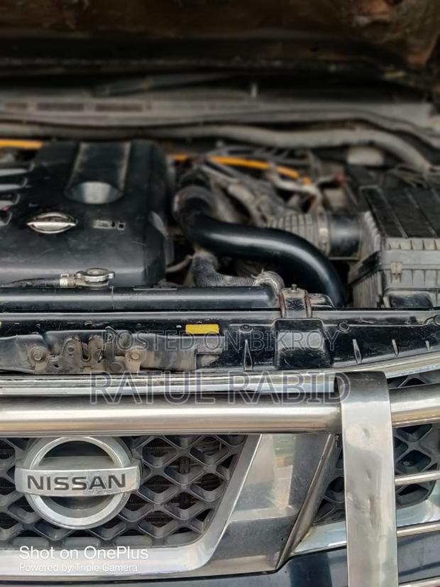 Nissan Navara 2011 Black
