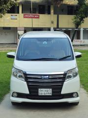 Toyota Noah 2014 Pearl for sale