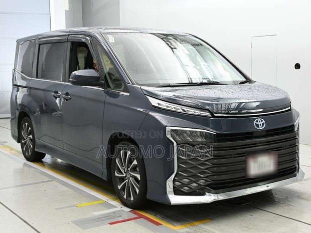 Toyota Voxy 2022 Gray